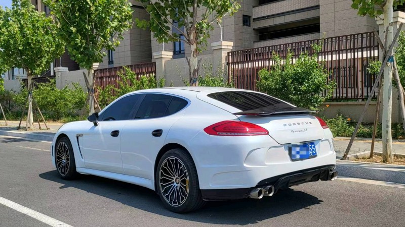 保定13年保时捷帕拉梅拉7