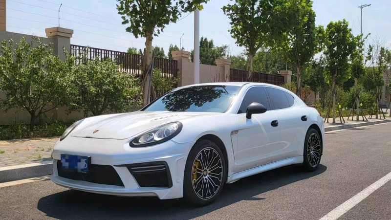 保定13年保时捷帕拉梅拉9