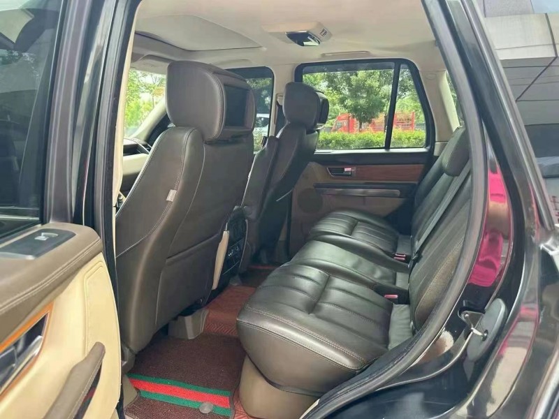 济宁12年路虎揽胜运动8