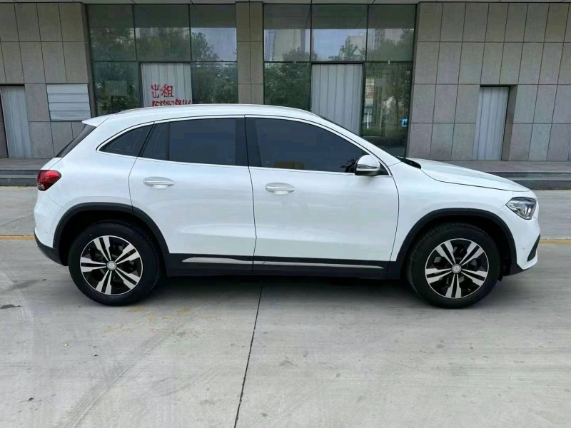 泰安21年奔馳GLA5