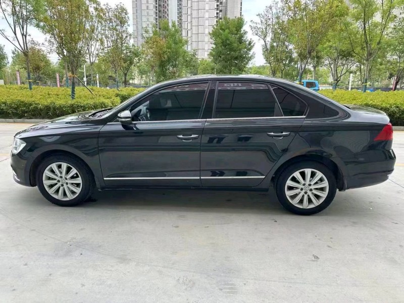 潍坊17年大众宝来8