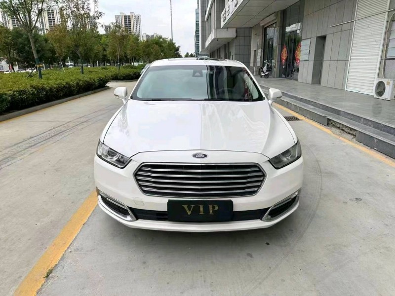 济宁16年福特金牛座1