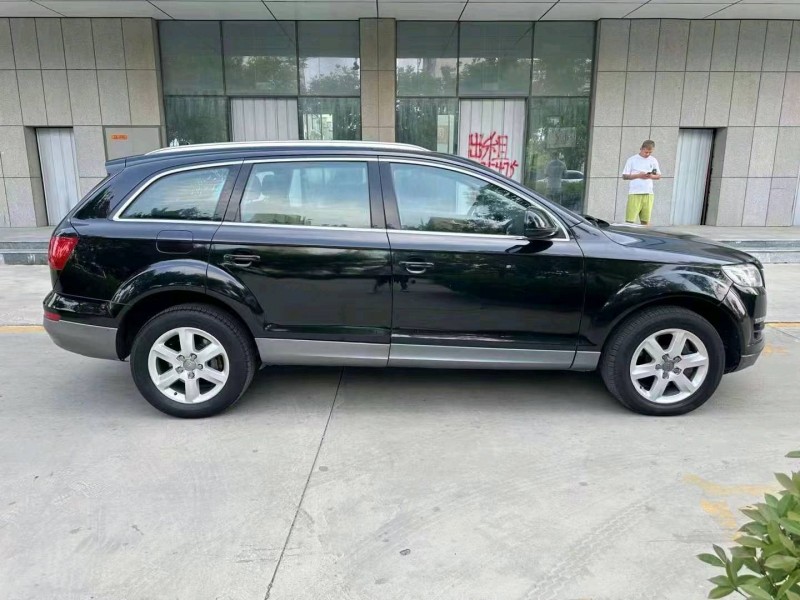 青岛11年奥迪Q78