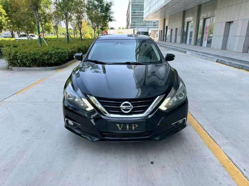 潍坊17年日产天籁1