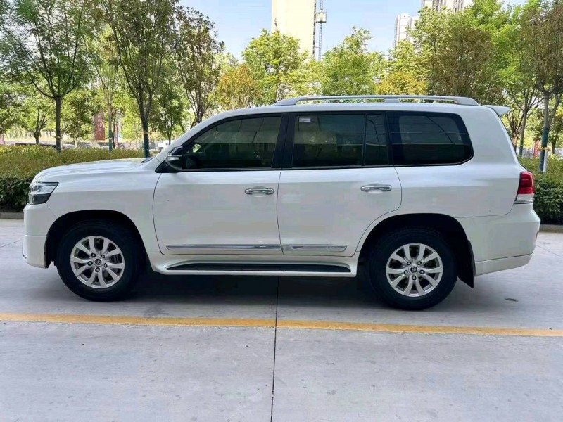 潍坊18年丰田兰德酷路泽3