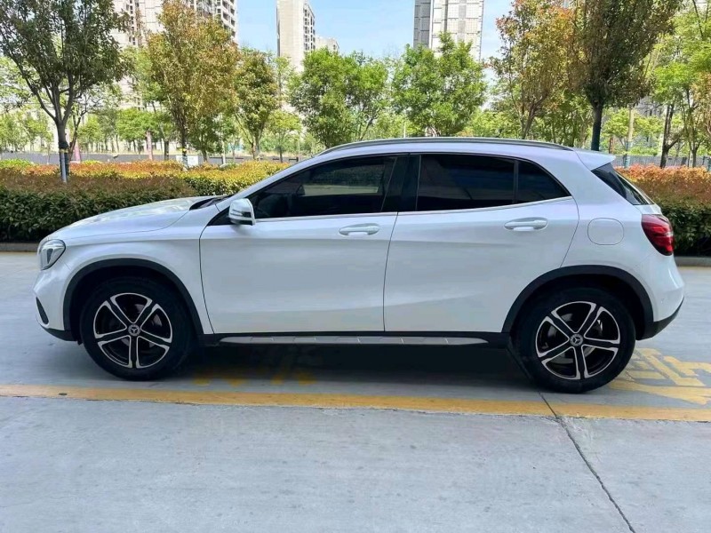 潍坊18年奔驰GLA5