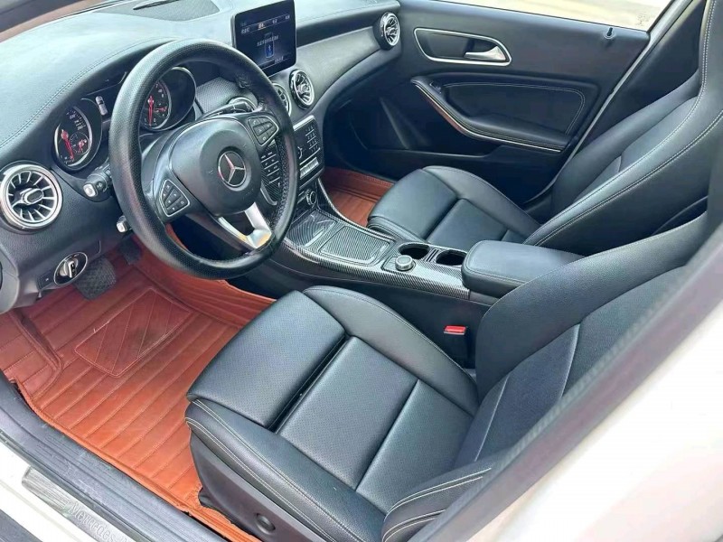 潍坊18年奔驰GLA8