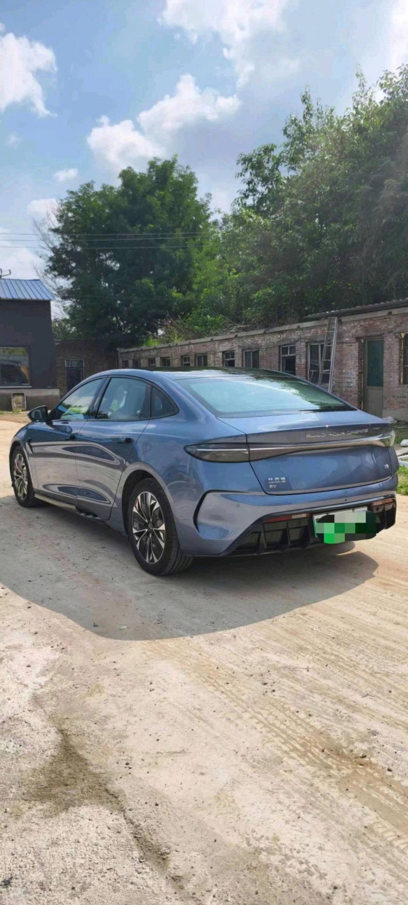 保定24年比亚迪海豹7