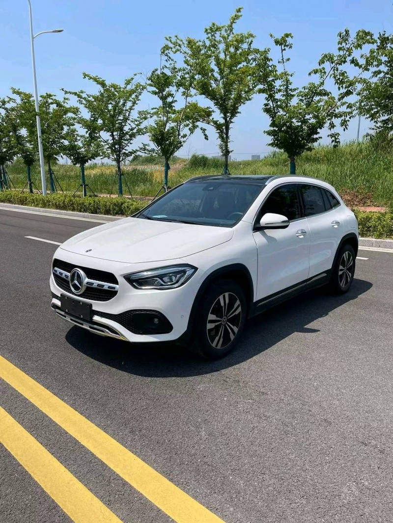徐州22年奔驰GLA2