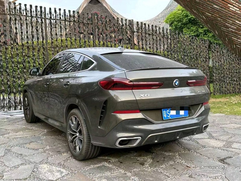 广州21年宝马X68