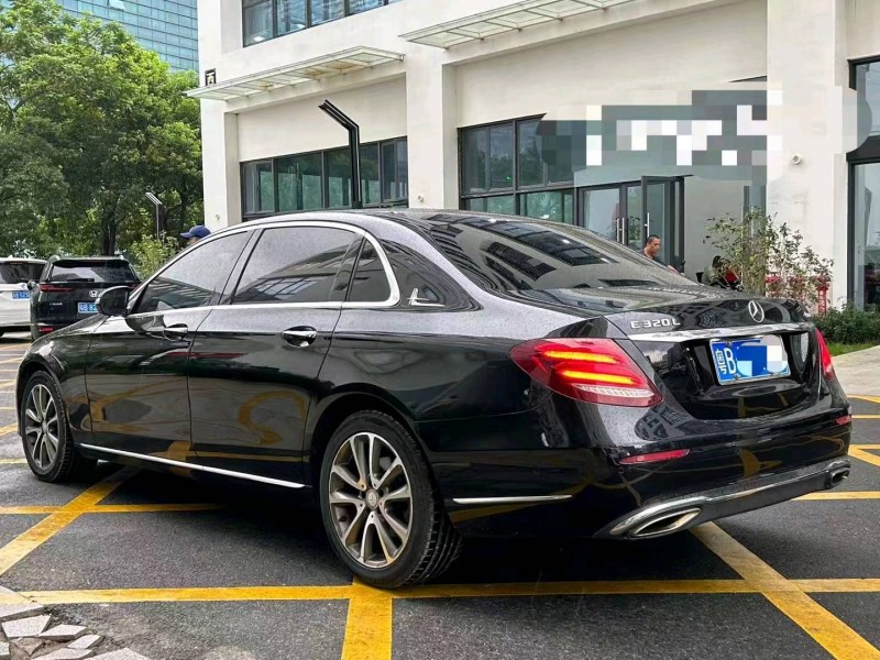 广州17年奔驰E7