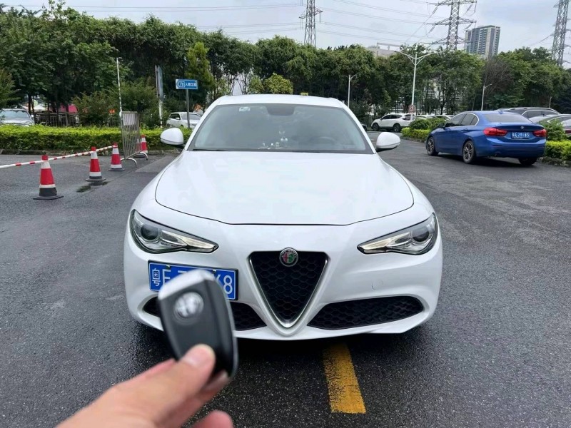 广州19年阿尔法·罗密欧Giulia1