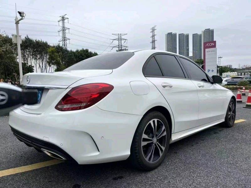 广州17年奔驰C4