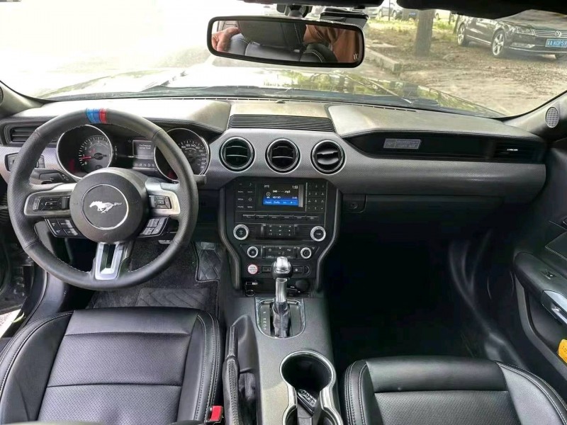 保定16年福特野马4