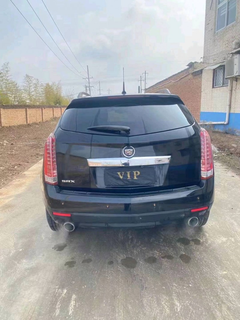 大同13年凱迪拉克SRX7