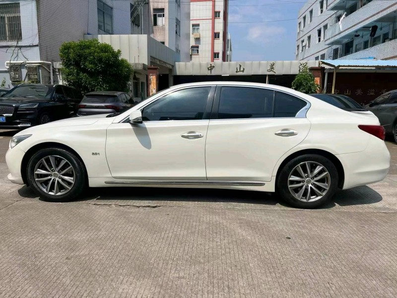 中山16年英菲尼迪Q50L3