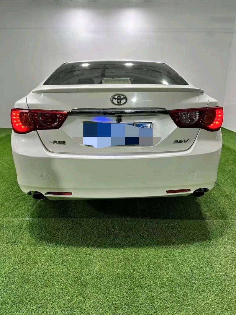 保定12年丰田锐志4