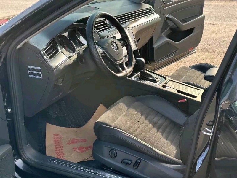 保定17年大众迈腾4