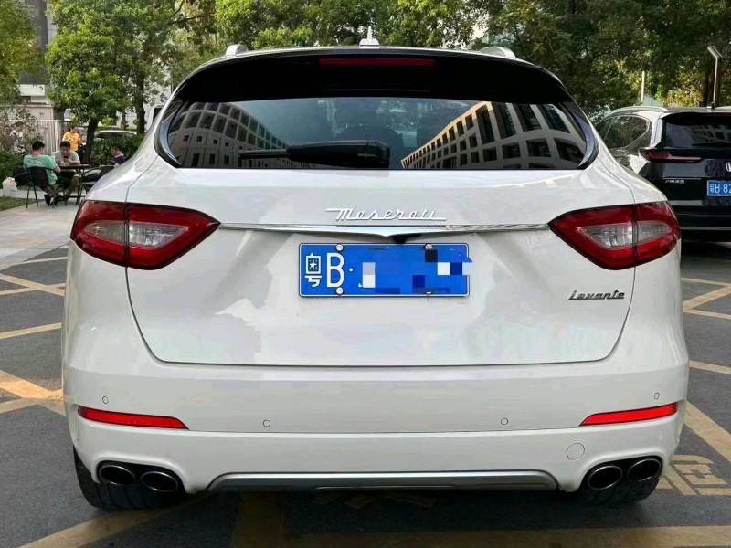 深圳18年玛莎拉蒂Levante8