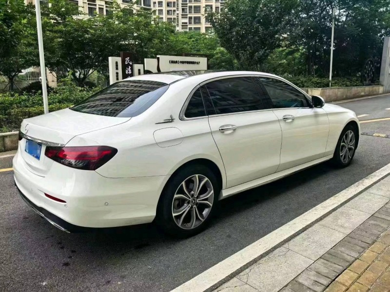 苏州21年奔驰E8