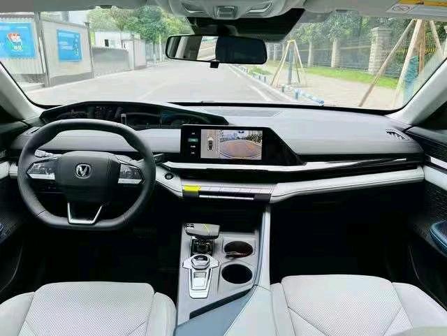 廈門23年長安汽車UNI-V5