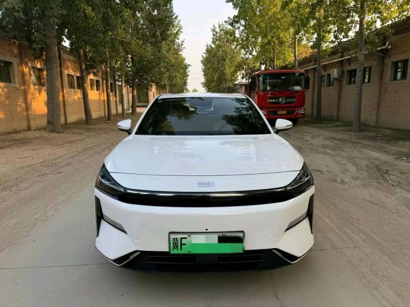 保定24年吉利银河L61