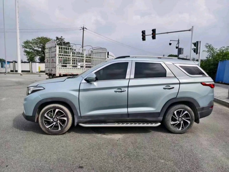 成都19年东风风光8