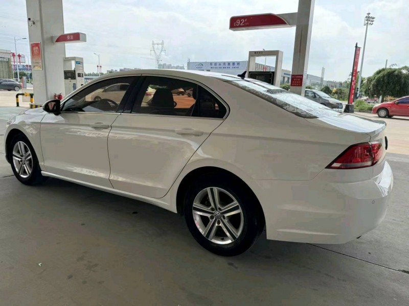 保定17年大众凌渡5