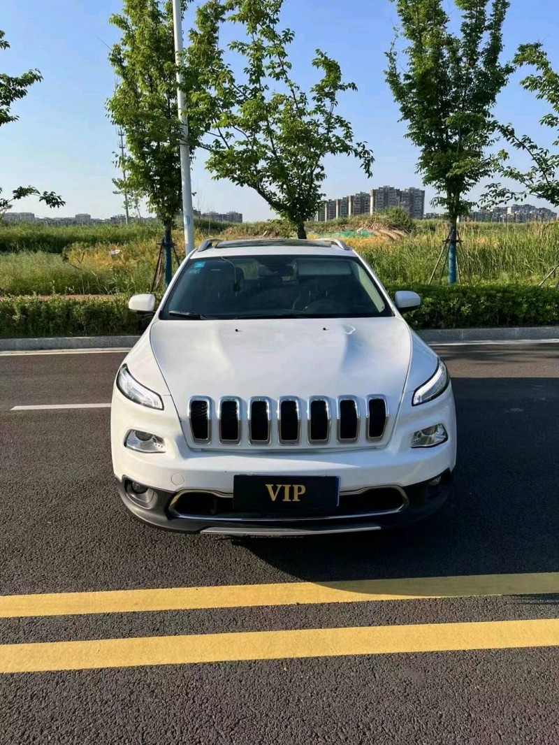 徐州18年Jeep自由光1
