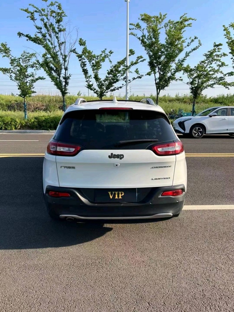 徐州18年Jeep自由光9