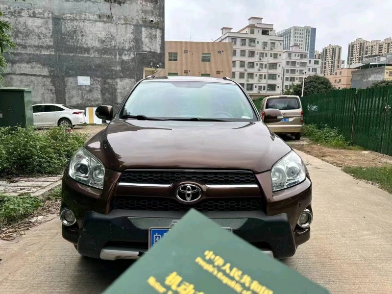 深圳12年丰田RAV4荣放1