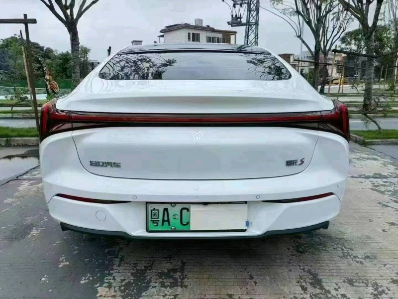 廣州23年哪吒S8