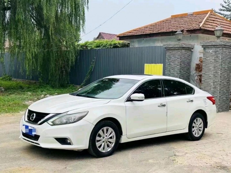 潍坊18年日产天籁3