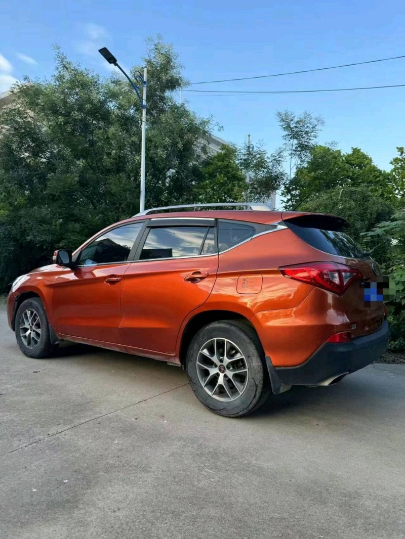 潍坊17年比亚迪宋8