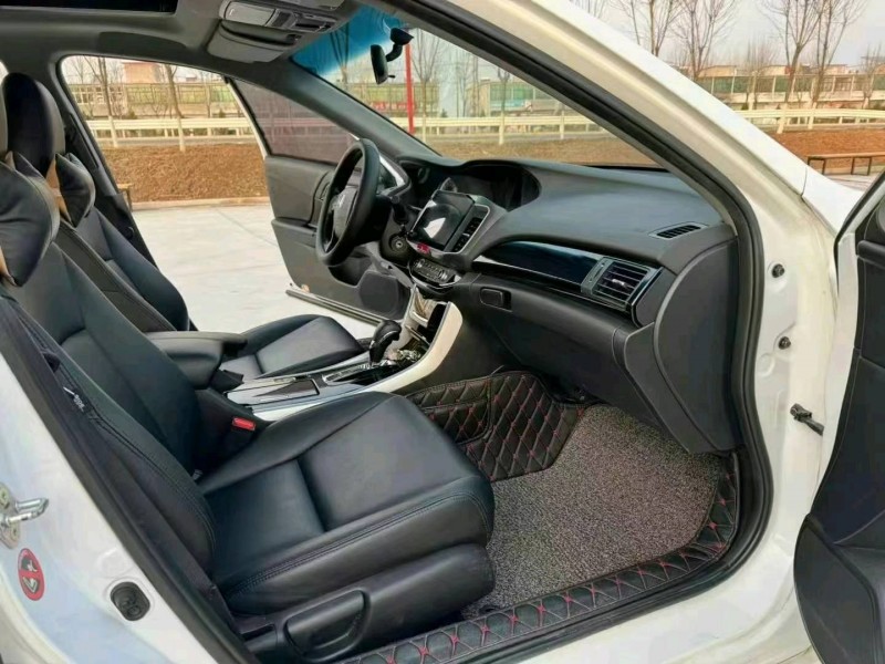 徐州17年本田雅阁2