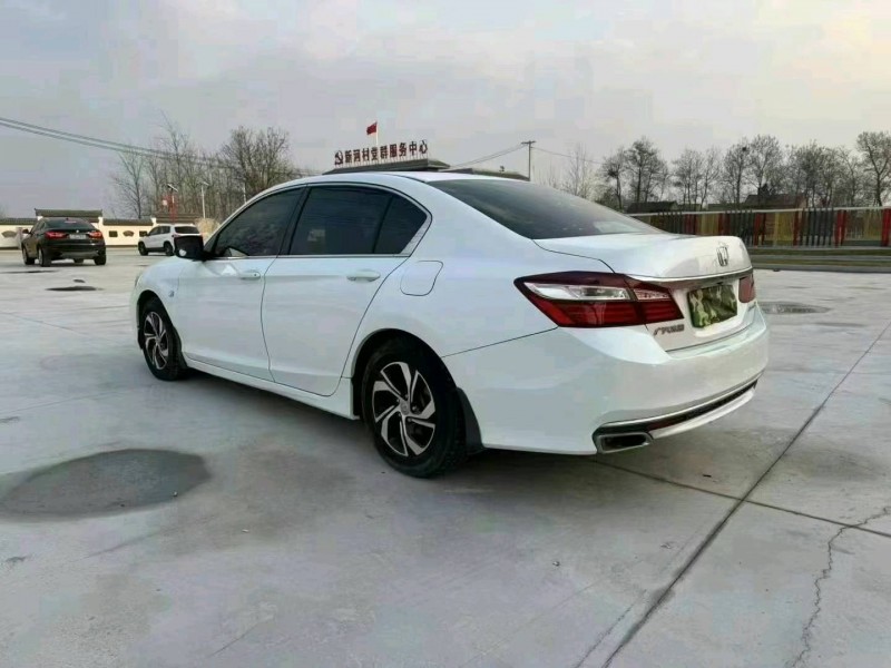 徐州17年本田雅阁7