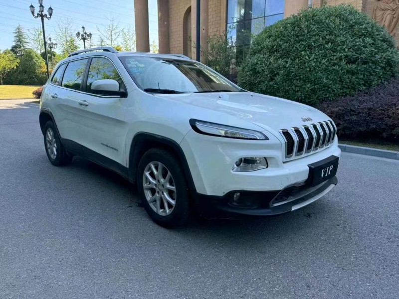 烟台18年Jeep自由光2