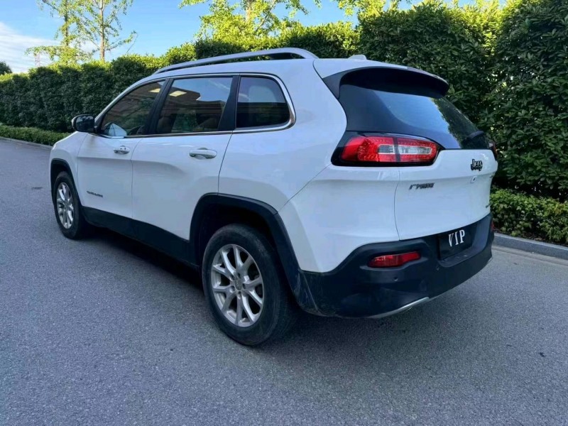 烟台18年Jeep自由光3