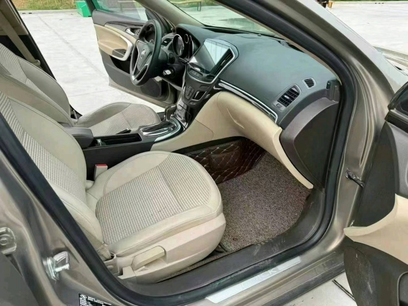 徐州17年别克君威5