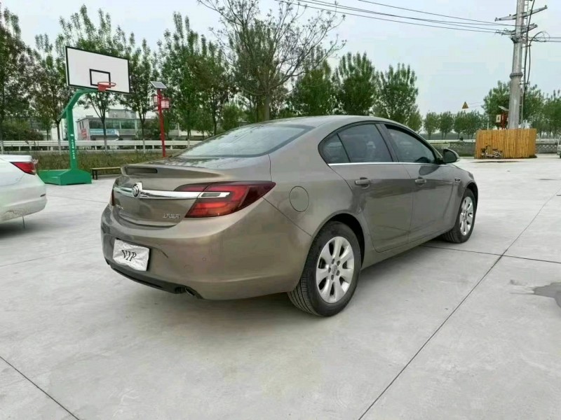 徐州17年别克君威8