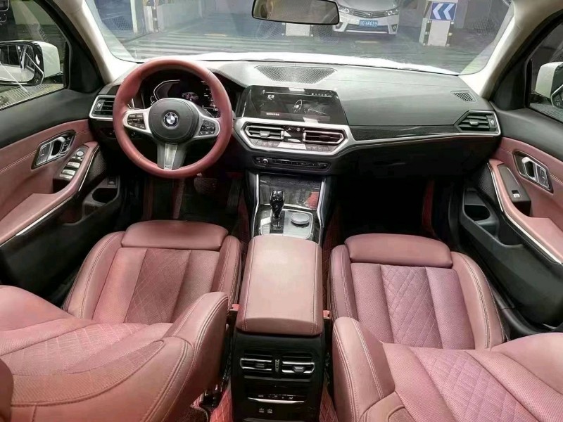 成都22年宝马3系9