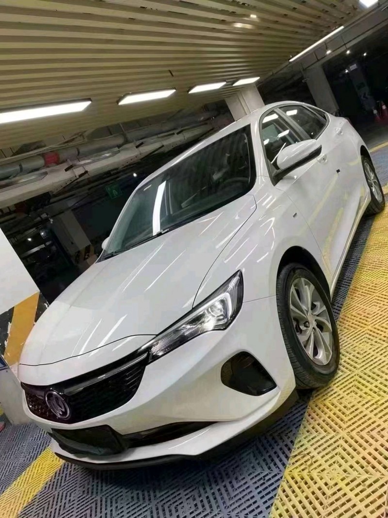 成都23年别克威朗2