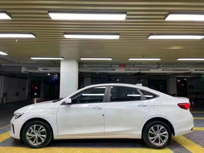 成都23年别克威朗3