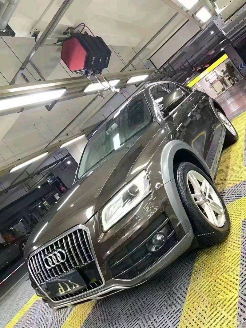 成都18年奥迪Q52