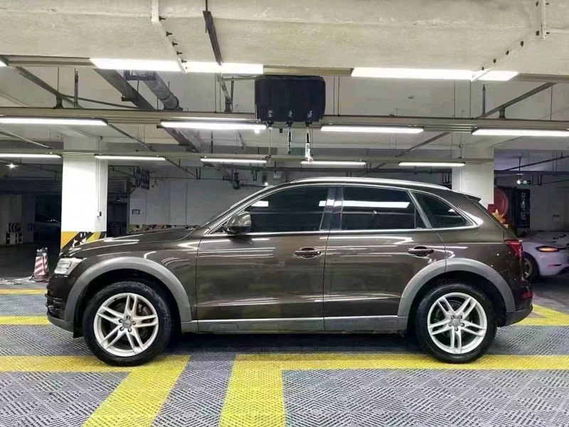 成都18年奥迪Q53