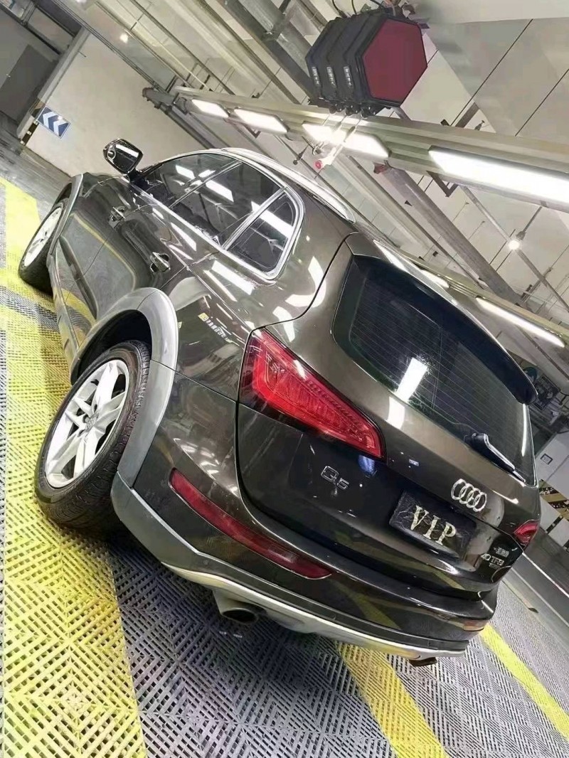 成都18年奥迪Q56