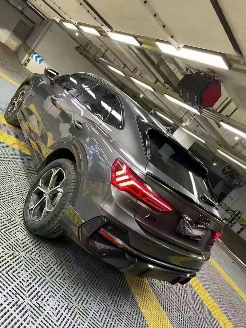 成都21年奥迪Q38