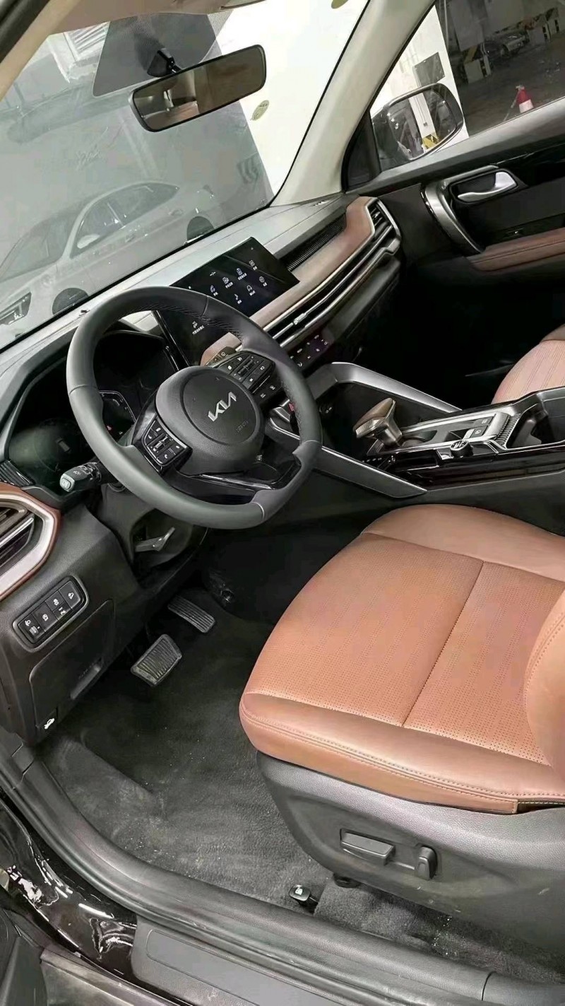 成都23年起亚智跑5