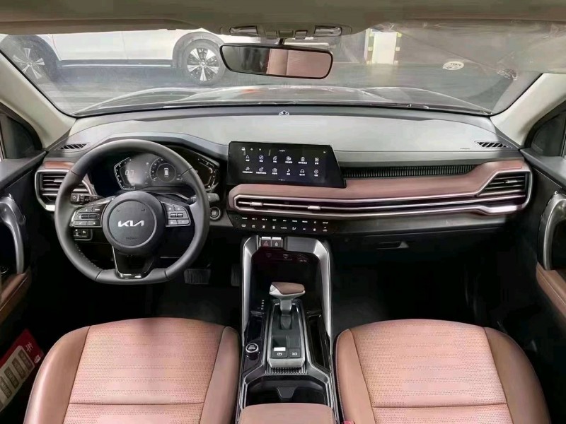 成都23年起亚智跑9