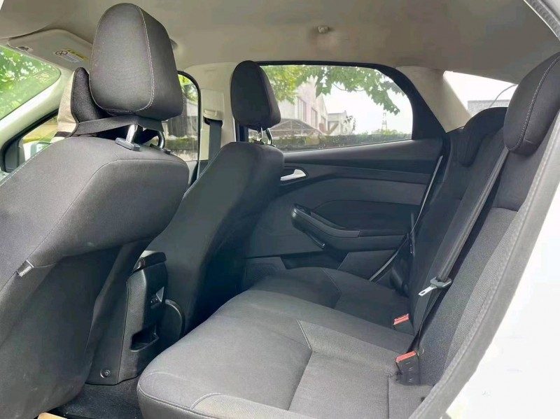 枣庄16年福特福克斯5